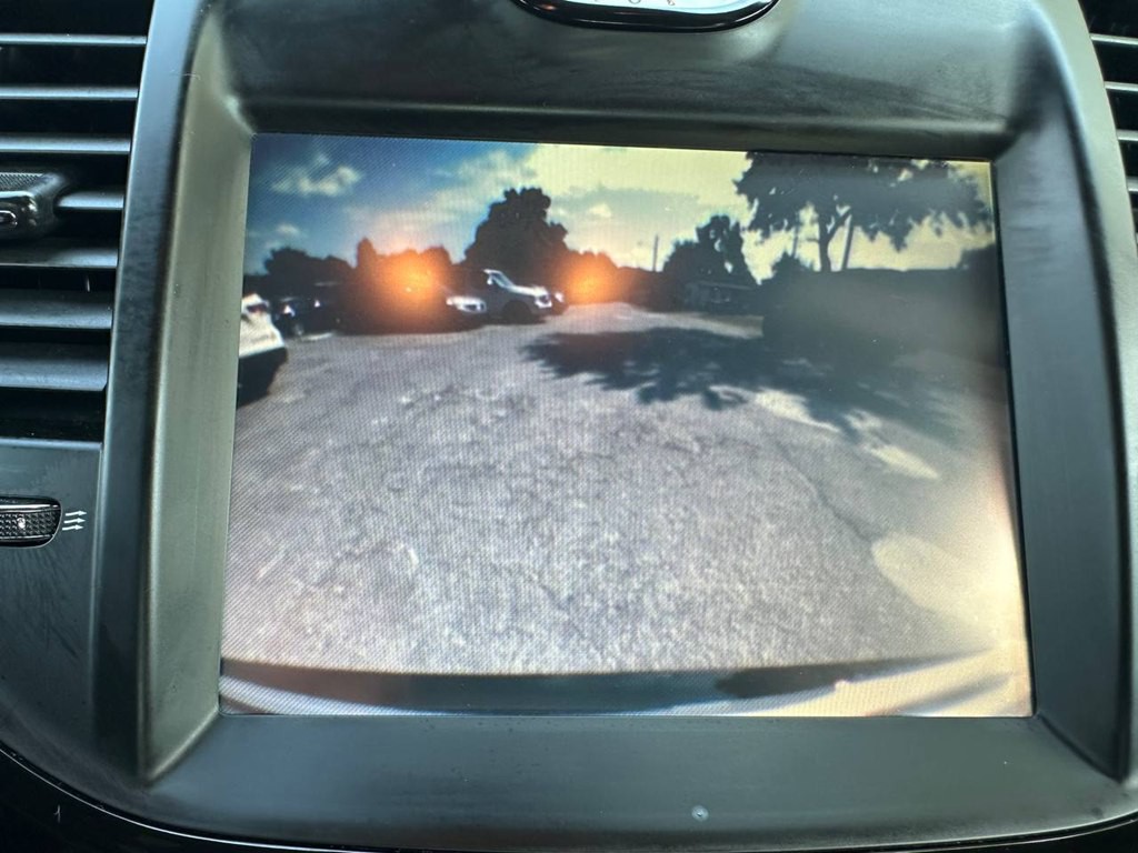 2012 Chrysler 300 Image 37