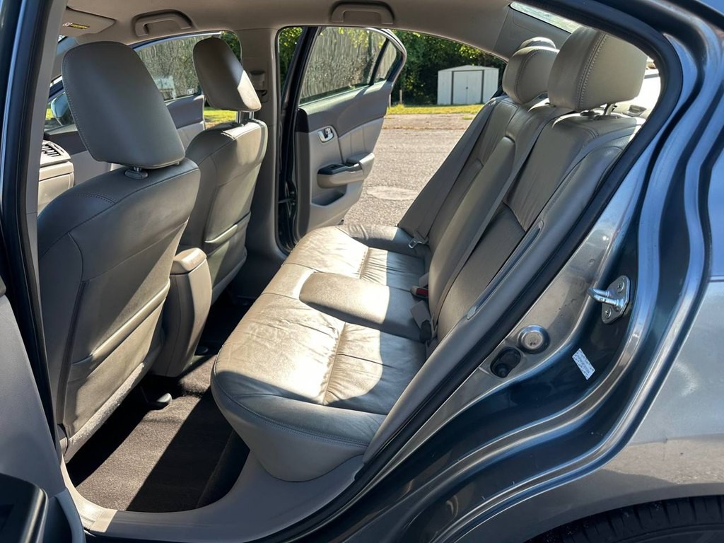 2012 Honda Civic Image 17