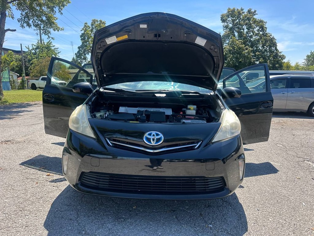 2012 Toyota Prius Image 11