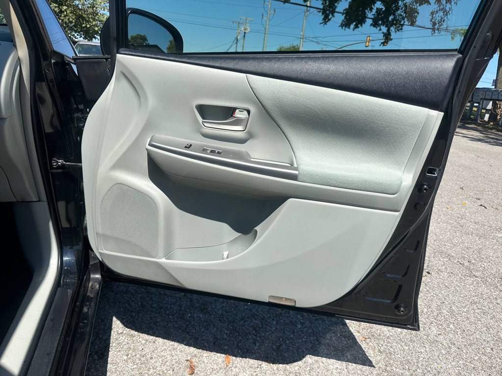 2012 Toyota Prius Image 26