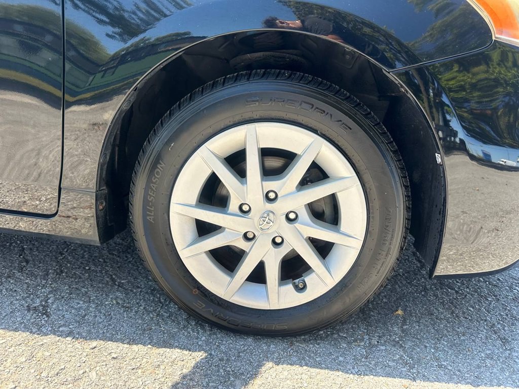 2012 Toyota Prius Image 27