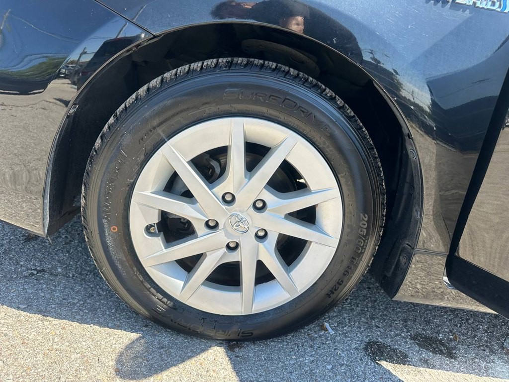 2012 Toyota Prius Image 30