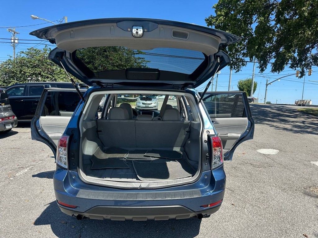2010 Subaru Forester Image 12