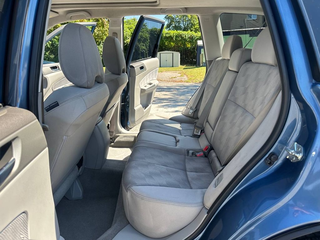 2010 Subaru Forester Image 17
