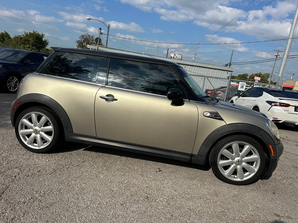 2008 MINI Cooper Image 5