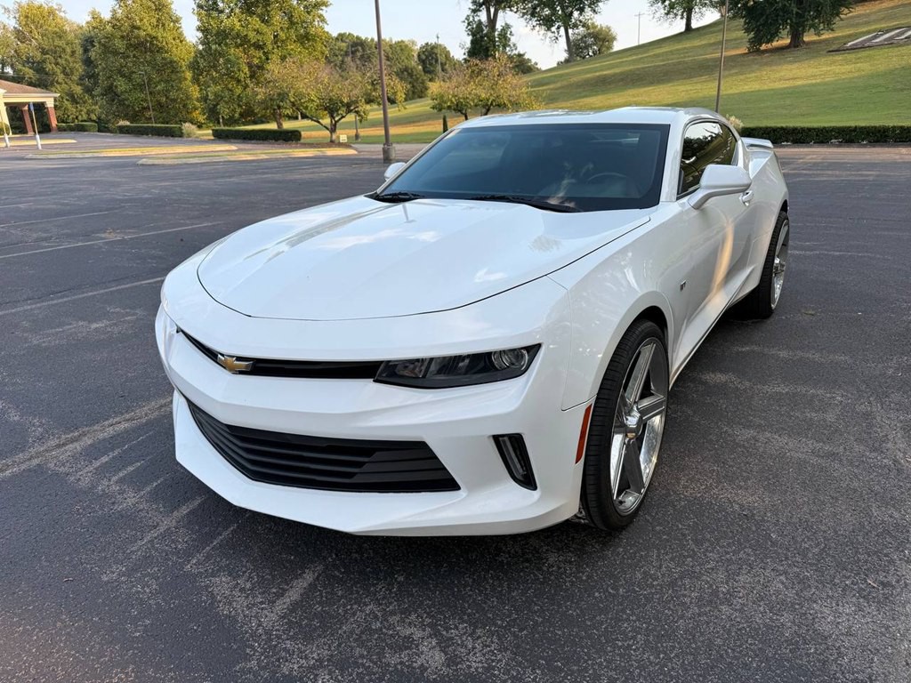 2016 Chevrolet Camaro Image 2