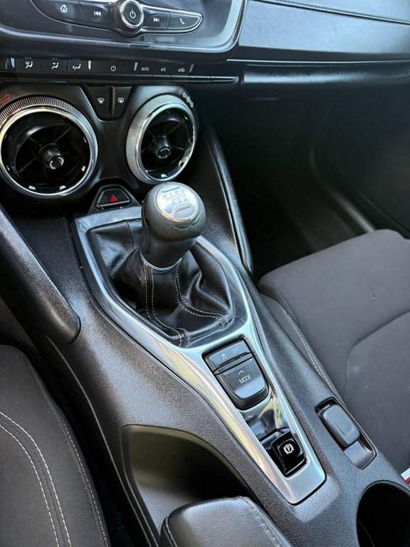 2016 Chevrolet Camaro Image 32