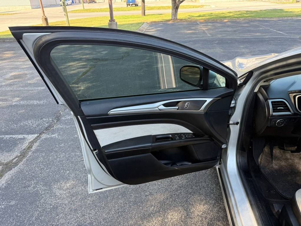 2019 Ford Fusion Image 14