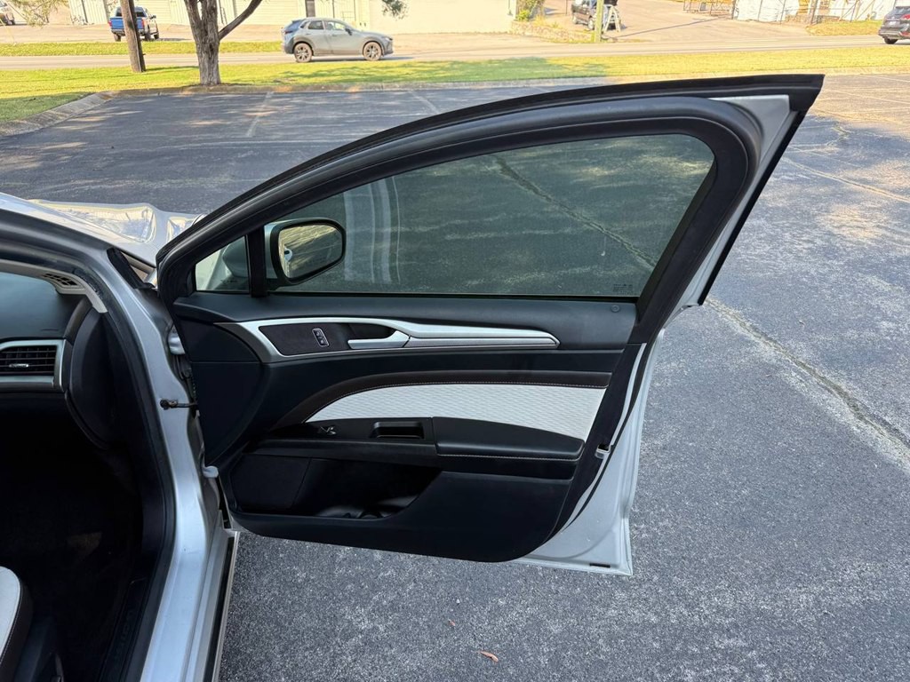 2019 Ford Fusion Image 17