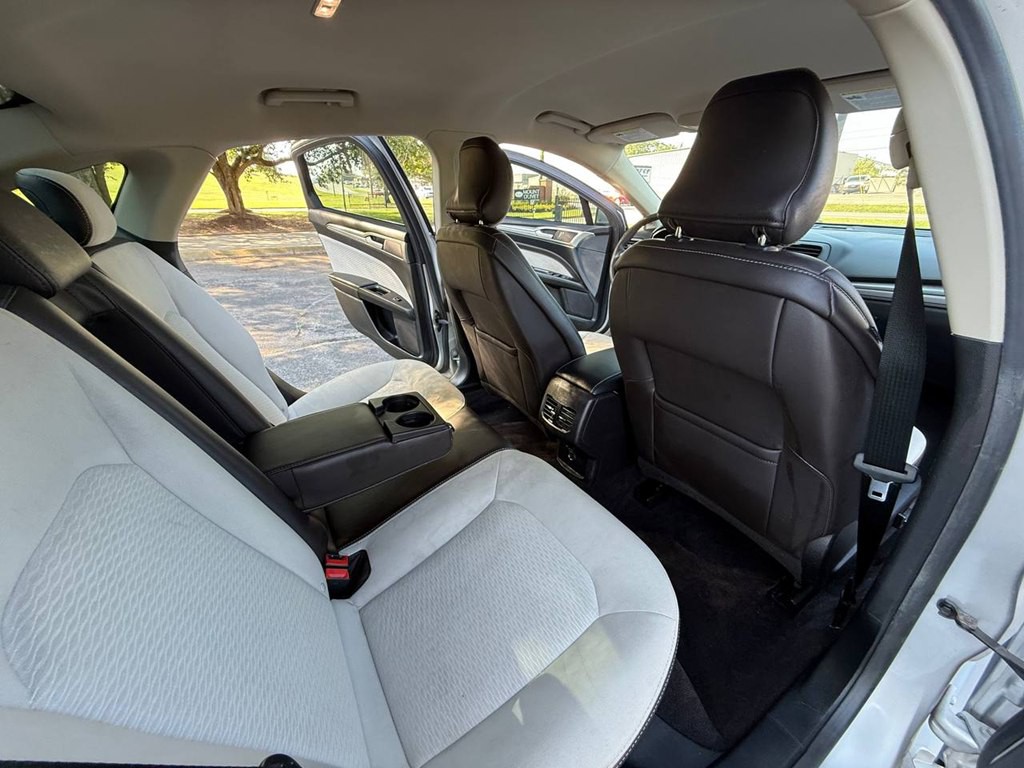 2019 Ford Fusion Image 23