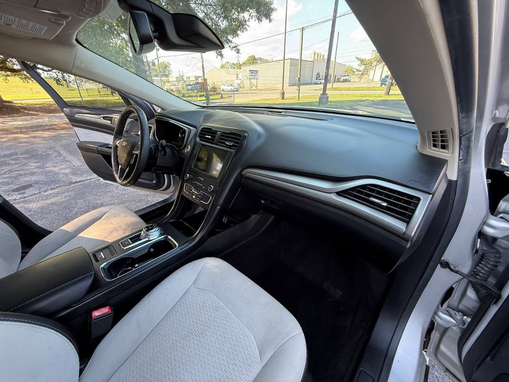 2019 Ford Fusion Image 27