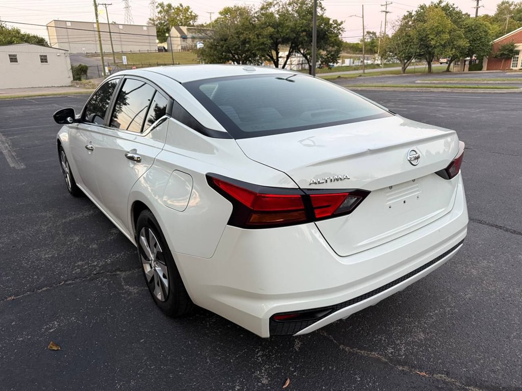 2020 Nissan Altima Image 9