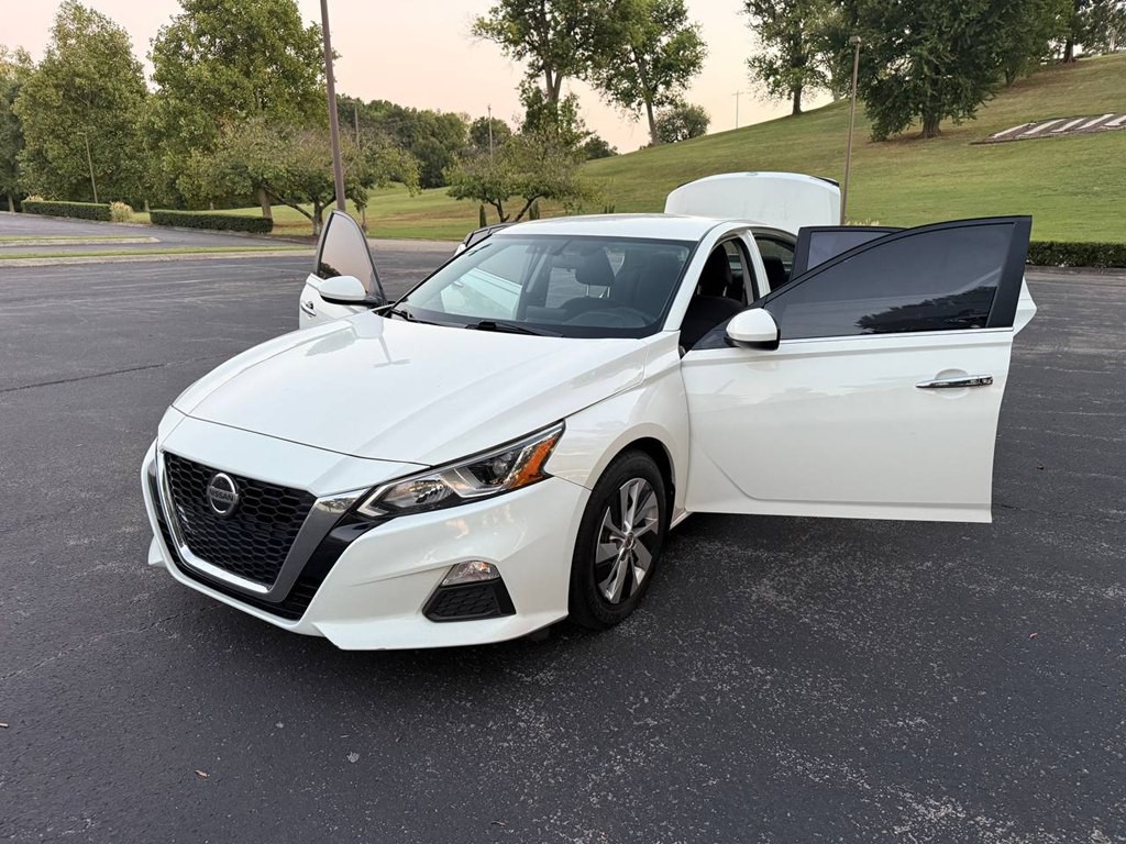 2020 Nissan Altima Image 11