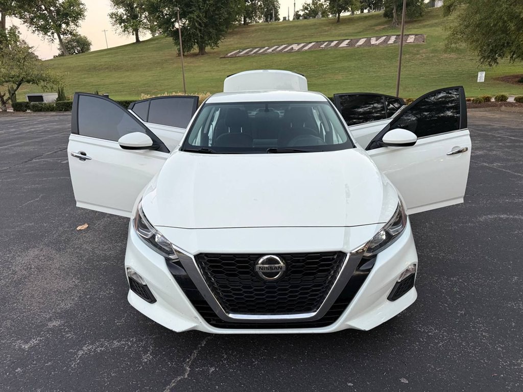 2020 Nissan Altima Image 12
