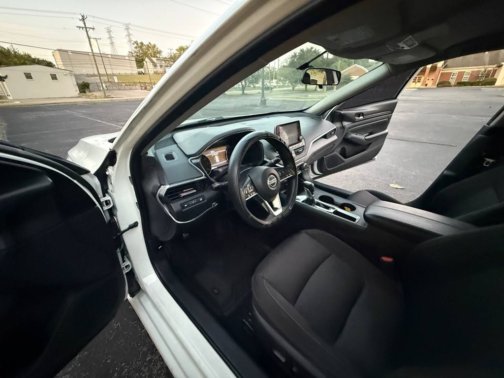 2020 Nissan Altima Image 14