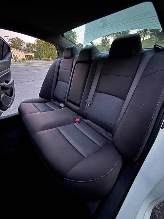 2020 Nissan Altima Image 17