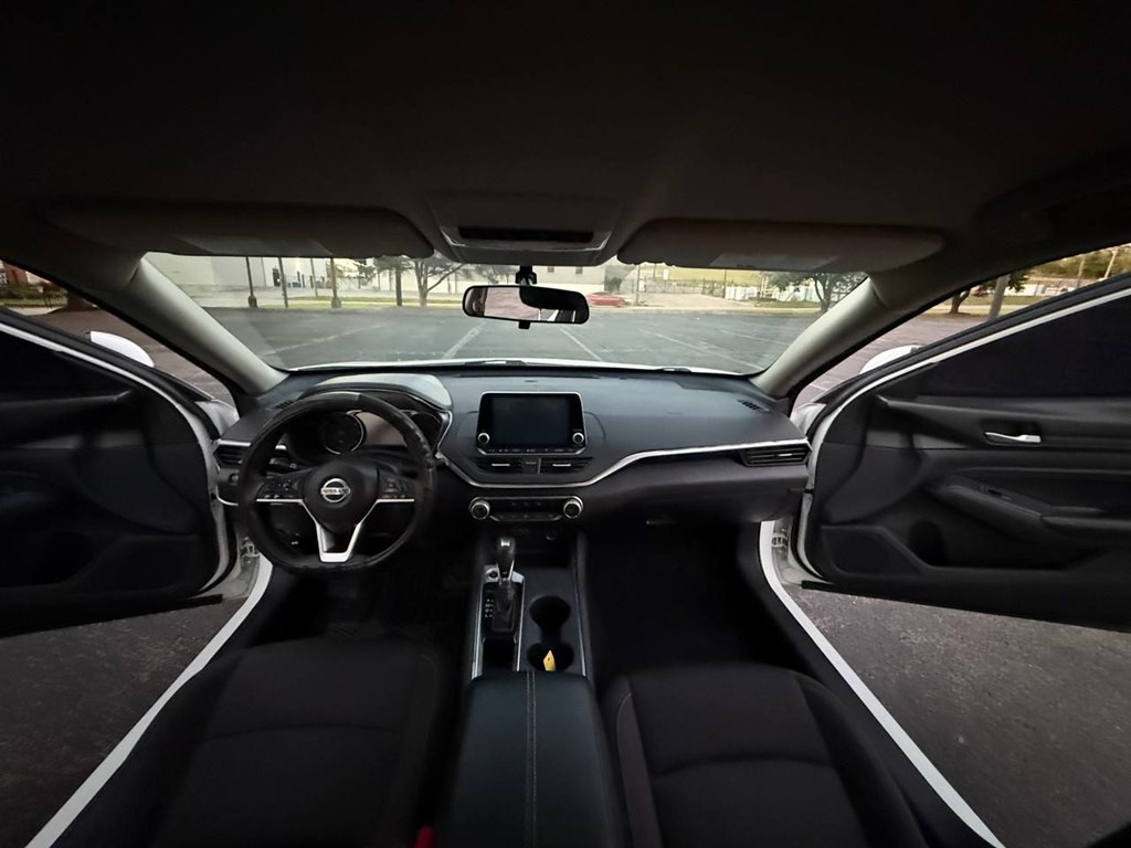 2020 Nissan Altima Image 20