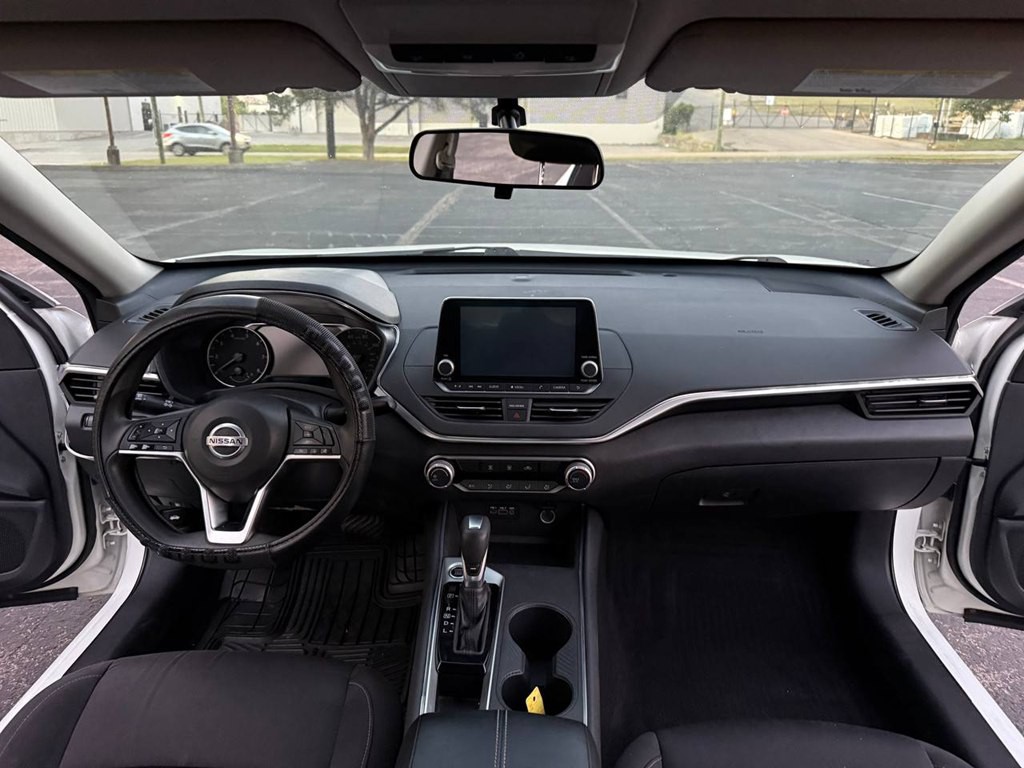 2020 Nissan Altima Image 21