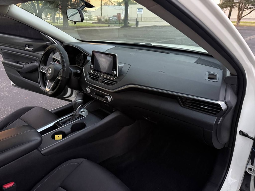 2020 Nissan Altima Image 22