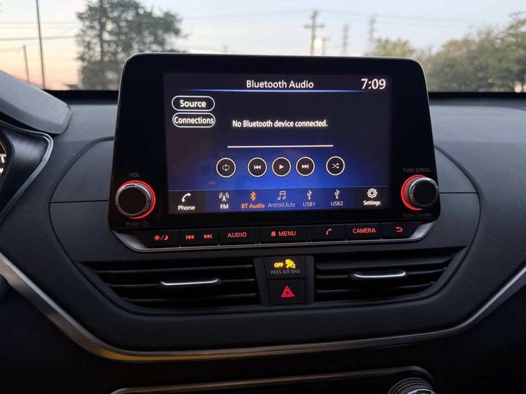 2020 Nissan Altima Image 35