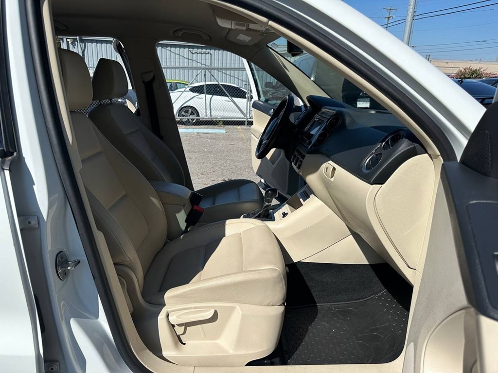 2017 Volkswagen Tiguan Image 24