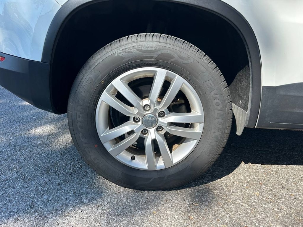 2017 Volkswagen Tiguan Image 28