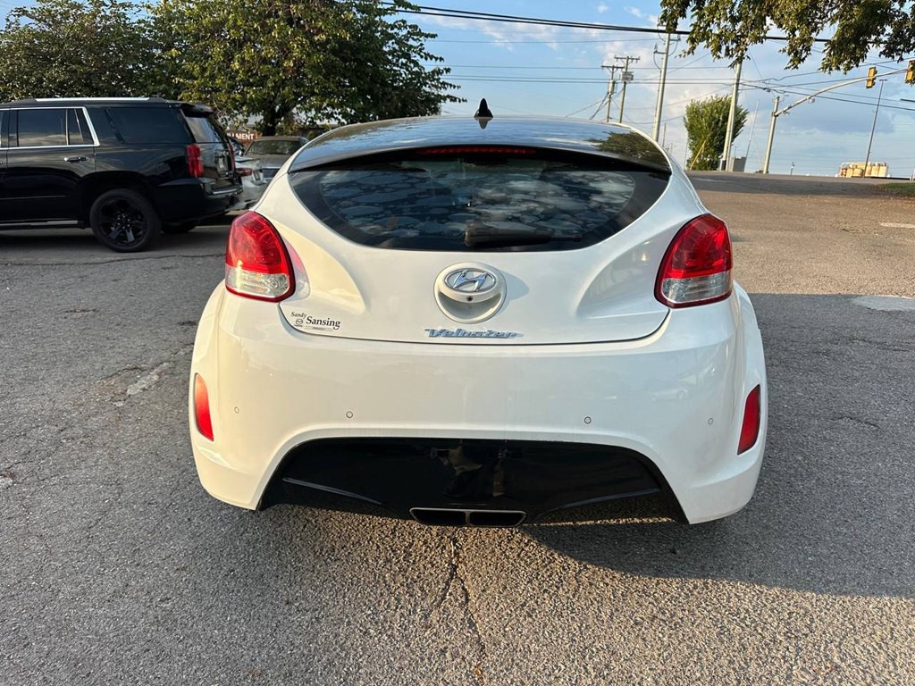 2016 Hyundai Veloster Image 6