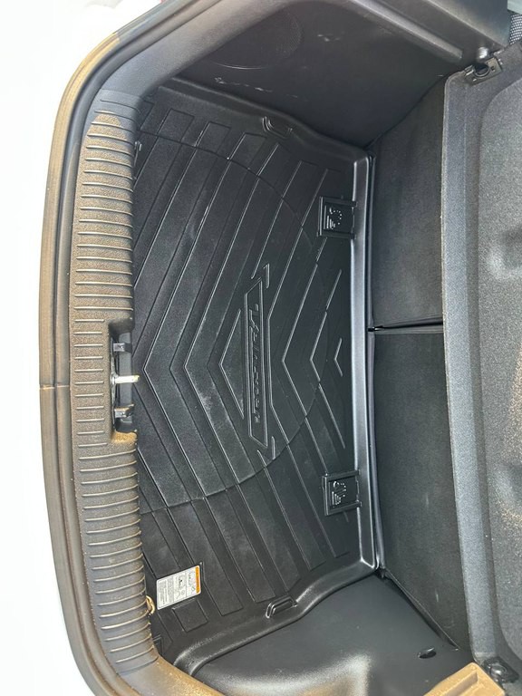 2016 Hyundai Veloster Image 11