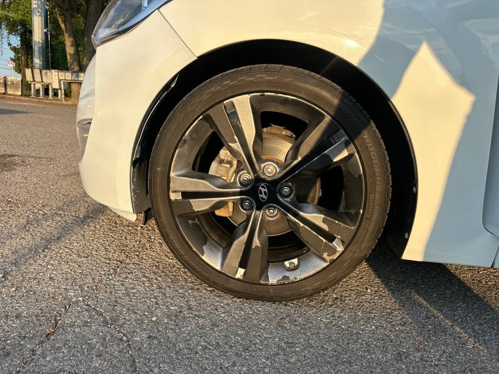 2016 Hyundai Veloster Image 28