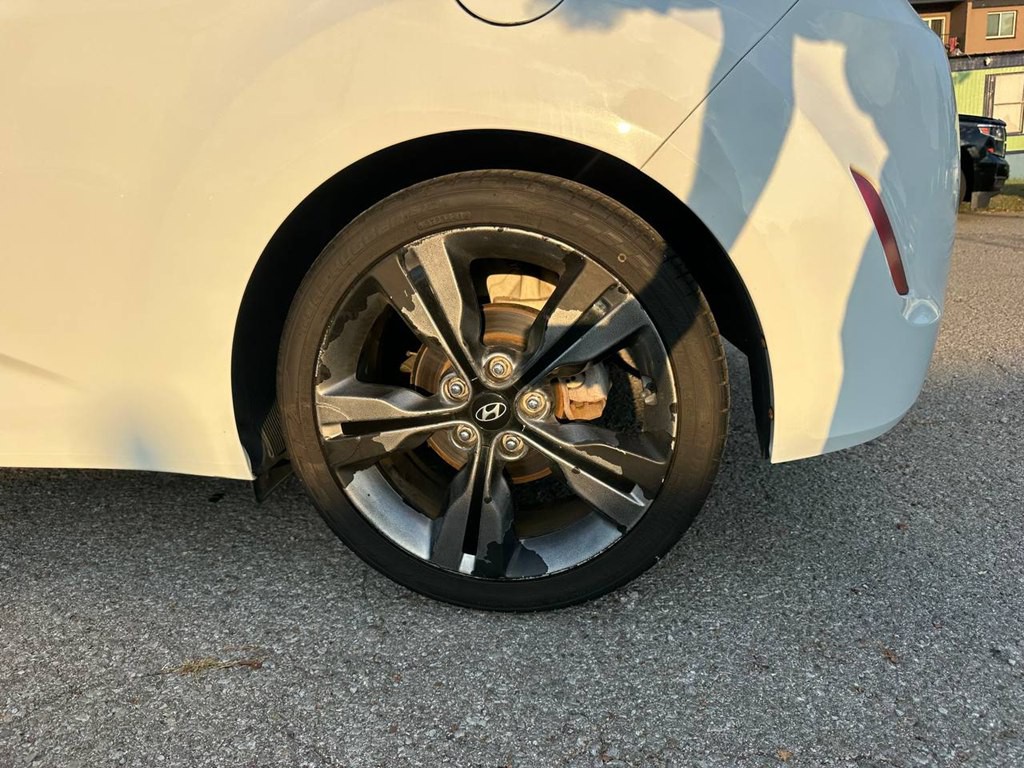 2016 Hyundai Veloster Image 26