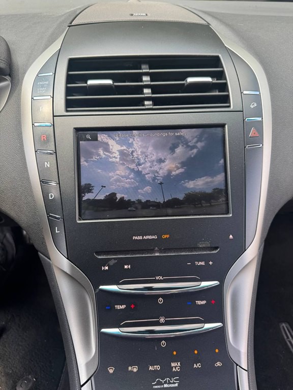 2014 Lincoln MKZ Image 18