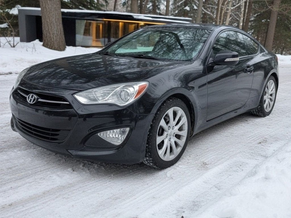 2015 Hyundai Genesis Image 1