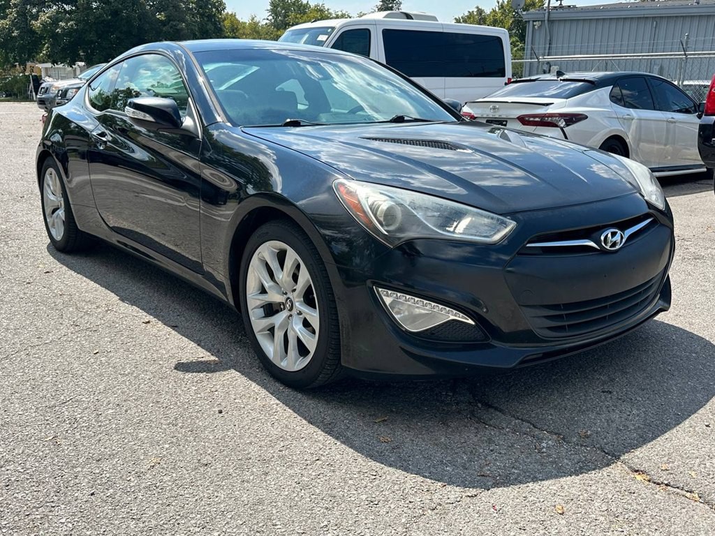2015 Hyundai Genesis Image 4