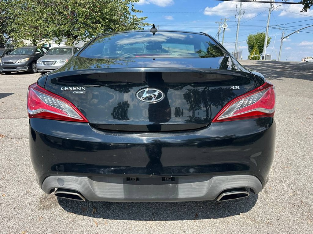 2015 Hyundai Genesis Image 7