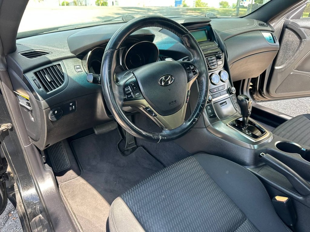 2015 Hyundai Genesis Image 15