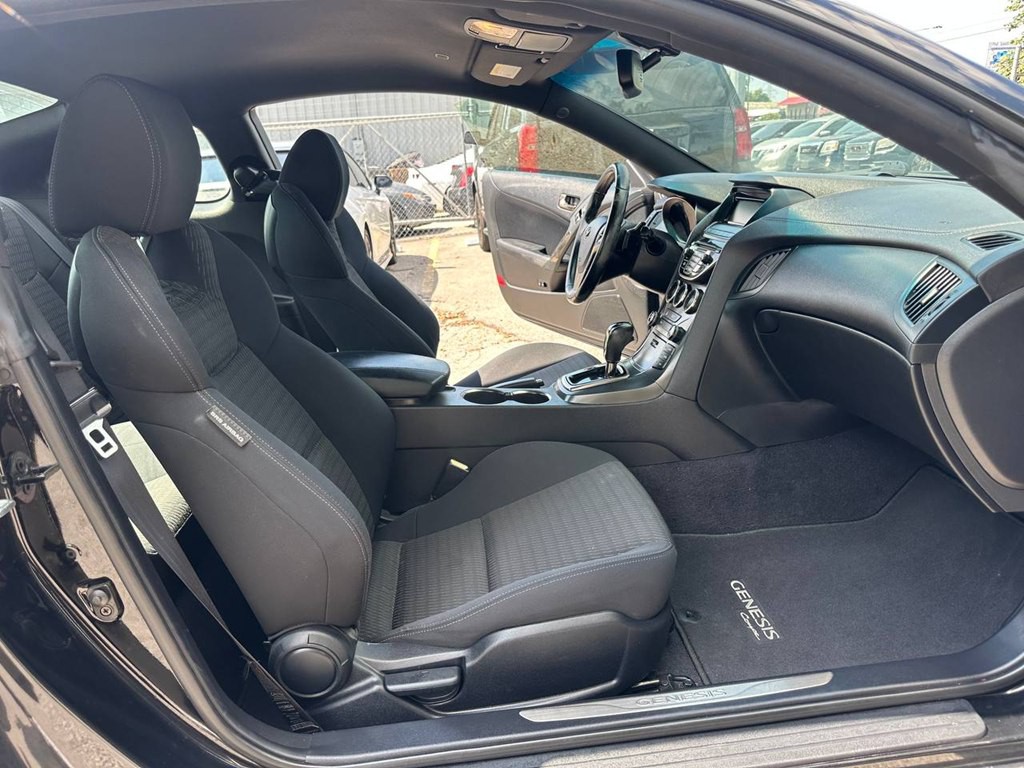 2015 Hyundai Genesis Image 18