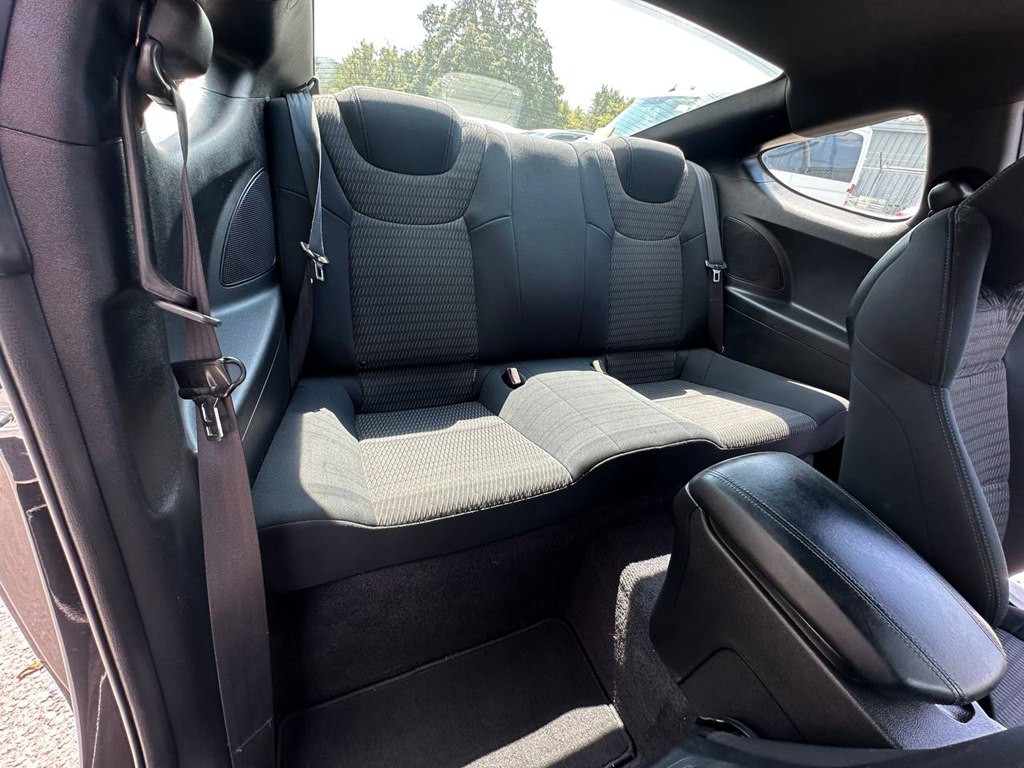 2015 Hyundai Genesis Image 20