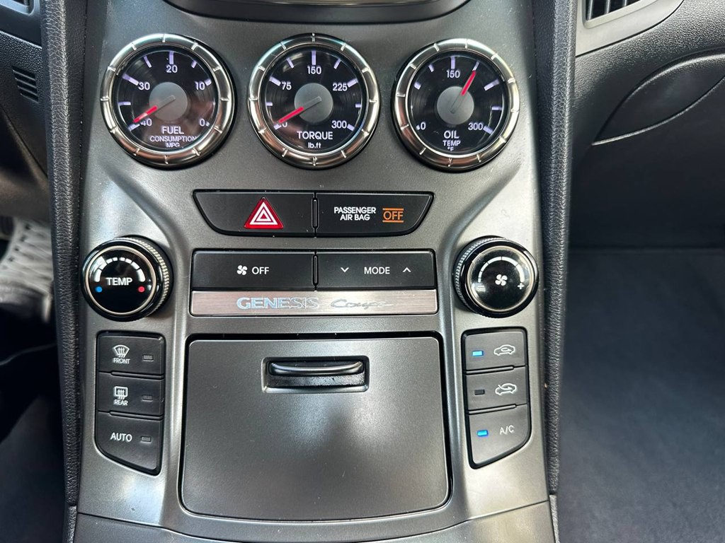 2015 Hyundai Genesis Image 27