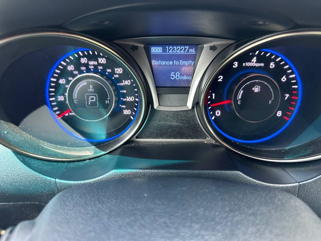2015 Hyundai Genesis Image 28