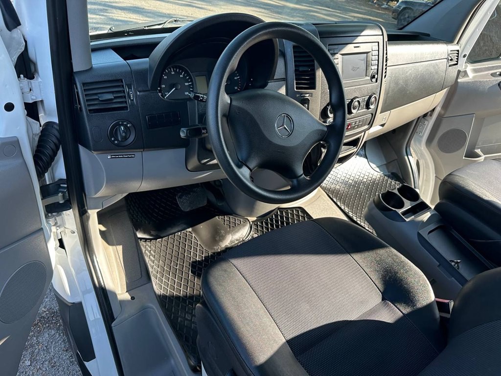 2014 Mercedes-Benz Sprinter Image 14