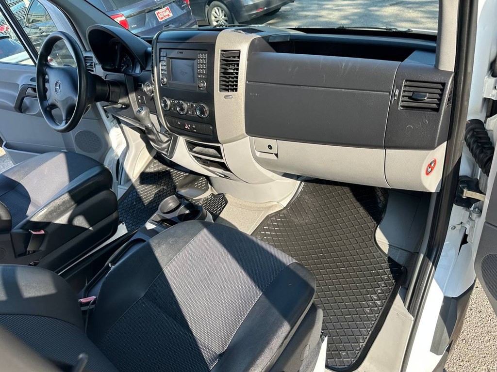 2014 Mercedes-Benz Sprinter Image 16