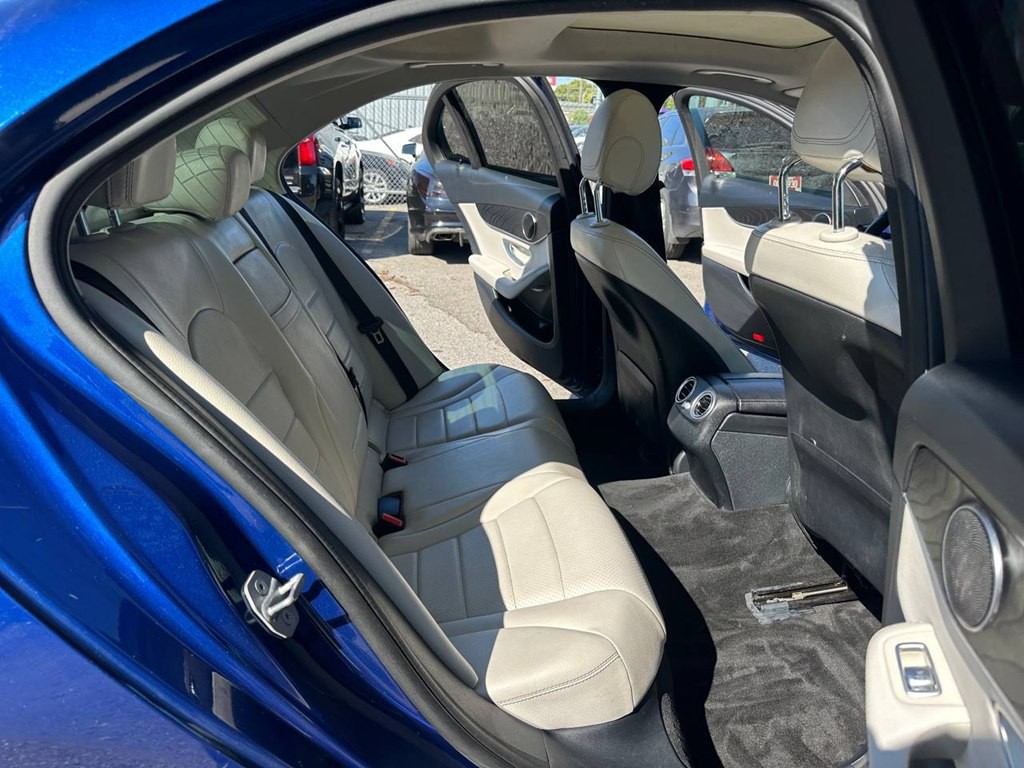 2017 Mercedes-Benz C-Class Image 17