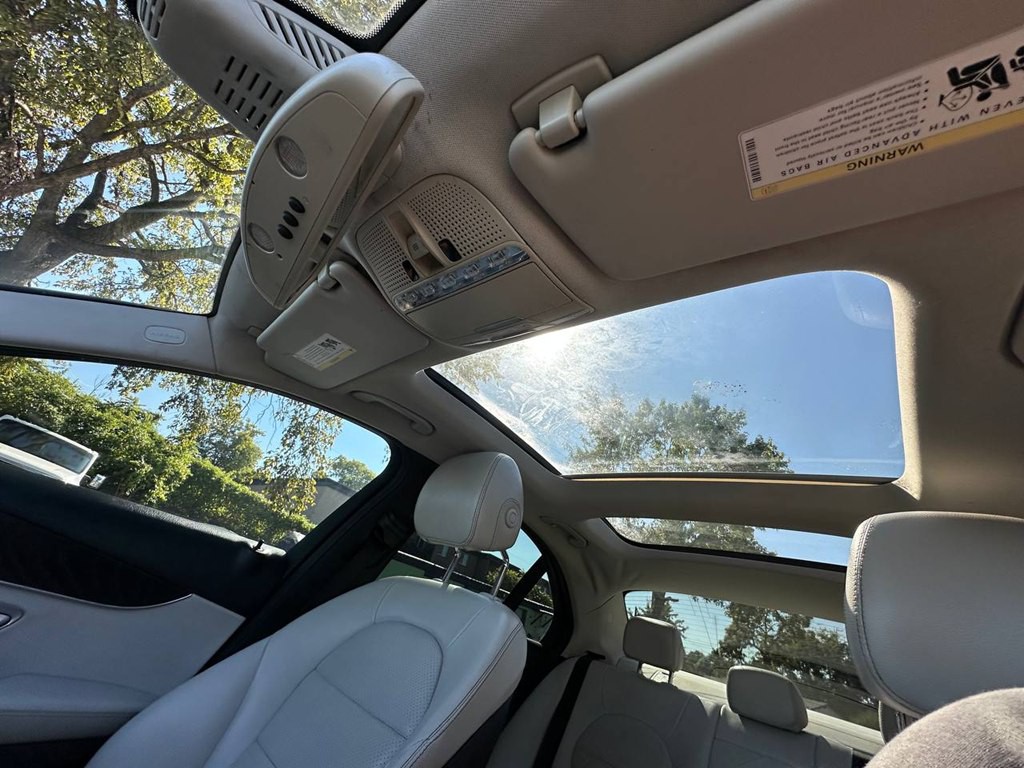 2017 Mercedes-Benz C-Class Image 28