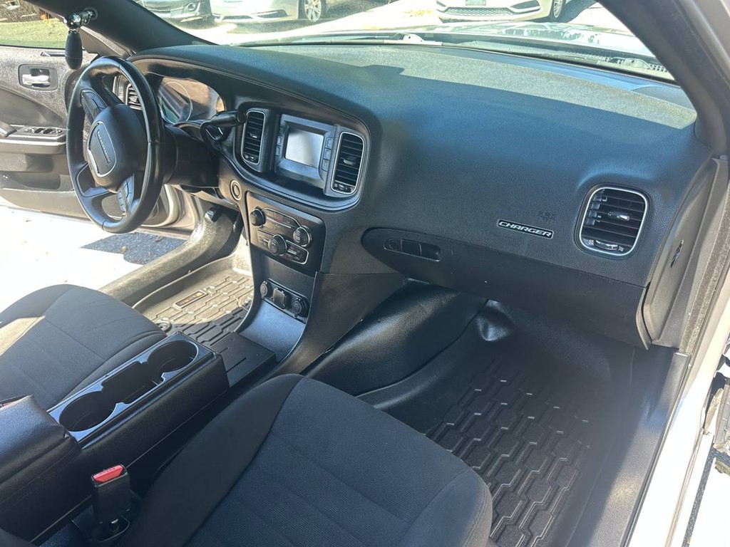 2015 Dodge Charger Image 25