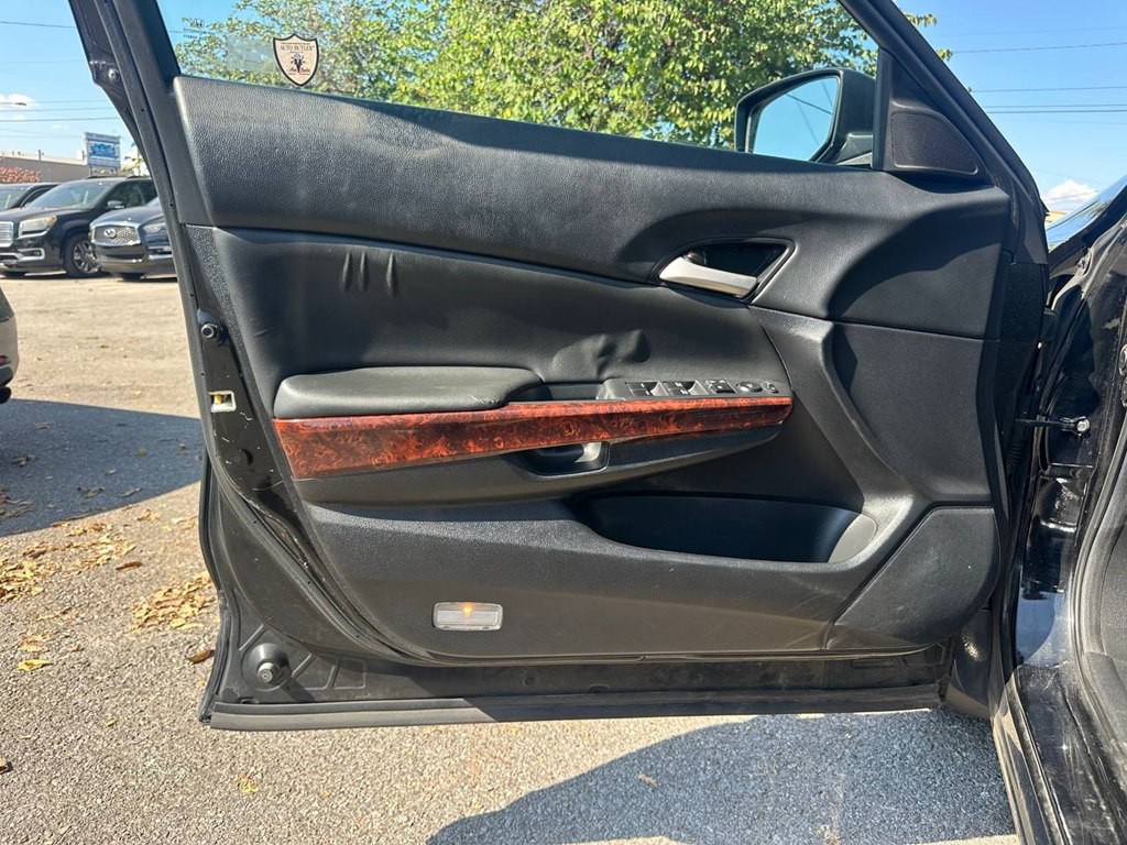 2010 Honda Crosstour Image 17