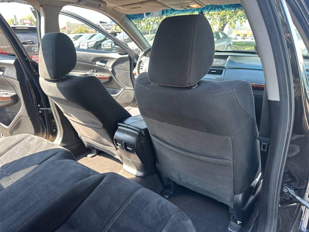 2010 Honda Crosstour Image 21