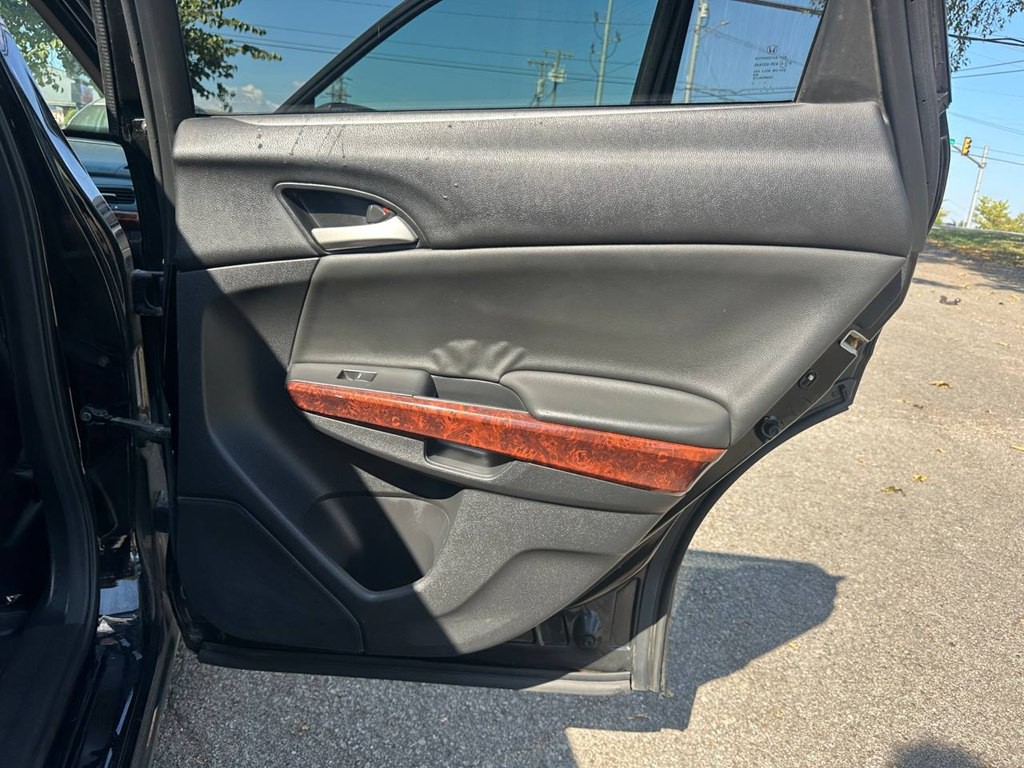 2010 Honda Crosstour Image 23