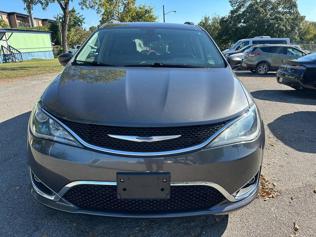 2019 Chrysler Pacifica Image 3