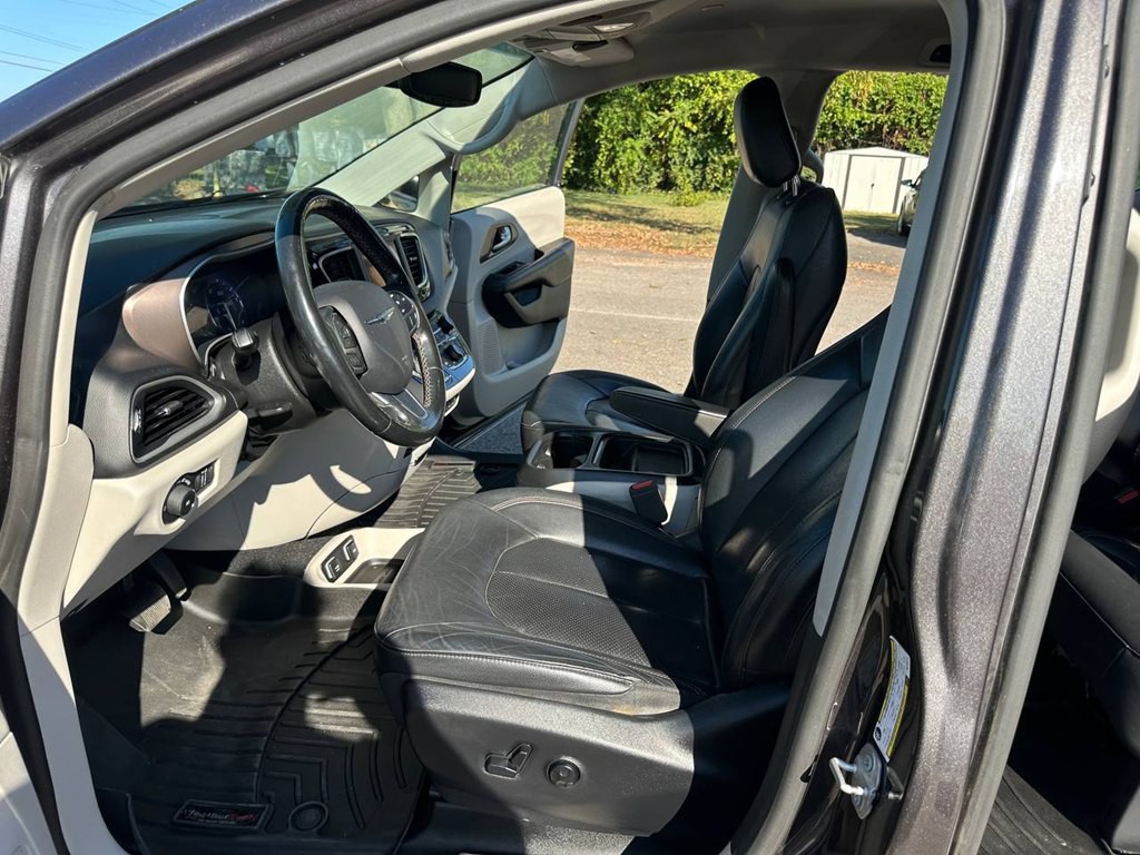 2019 Chrysler Pacifica Image 15