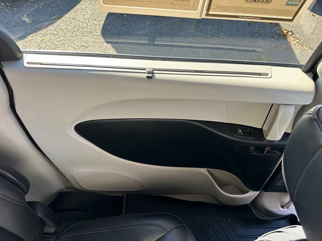 2019 Chrysler Pacifica Image 21